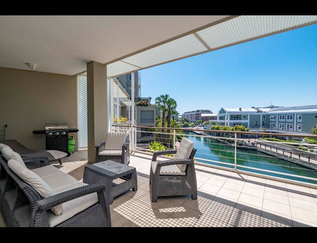 2 BEDROOM APARTMENT FOR SALE IN WATERFRONT